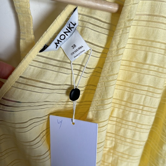 Monki Seersucker Puff Sleeve Dress - Picture 4 of 7